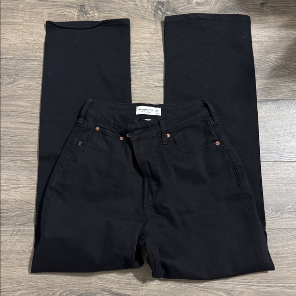 Abercrombie & Fitch Denim - Abercrombie & Fitch Curve Love High-Rise 90s Relaxed Black Jeans